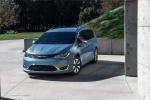 Chrysler Pacifica Hybrid Limited 2016 года
